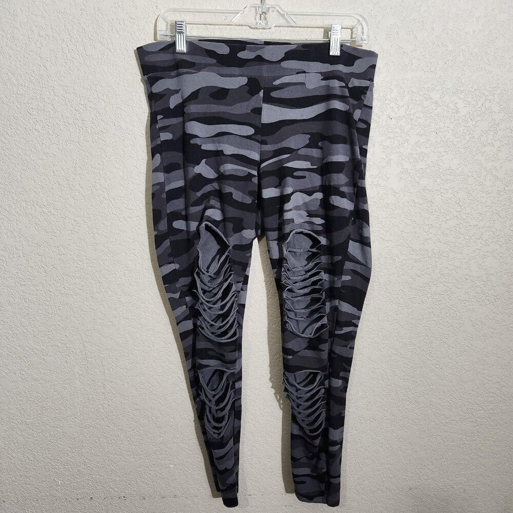 Torrid Leggings Womens 2X Gray Black Camo High Rise Distressed Slashed Cutout